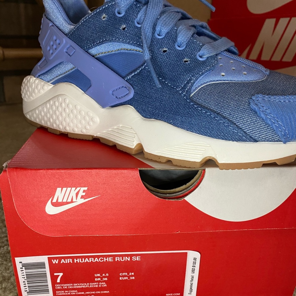 Women’s Nike huarache